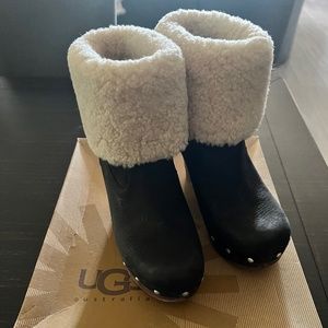 UGG W Carnagie Ankle Boots